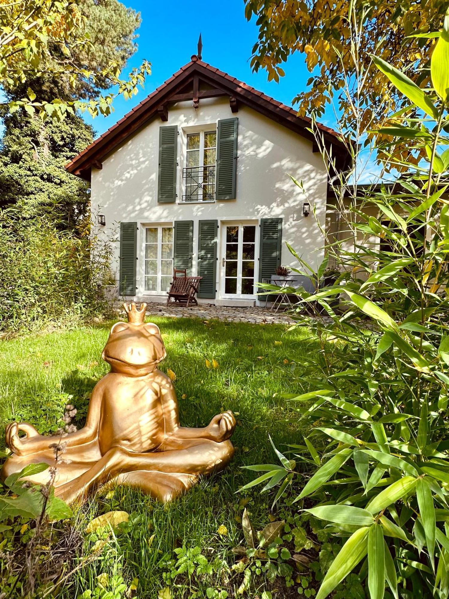 Holiday home Landhaustraum - Kutscherhaus Unter Walnussbaeumen Bergholz-Rehbrucke